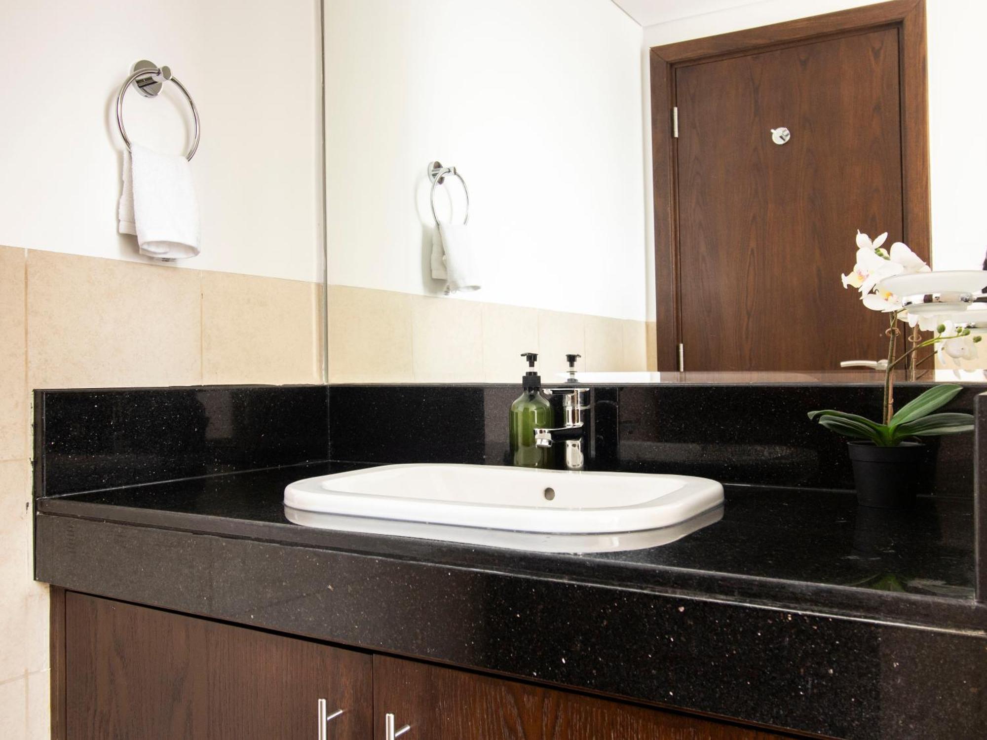 Appartement Downtown Chic Easy Walk To Mall & Fountain Dubai